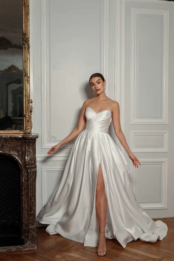 La robe de mariée « Pilar » par Alina Marti Paris